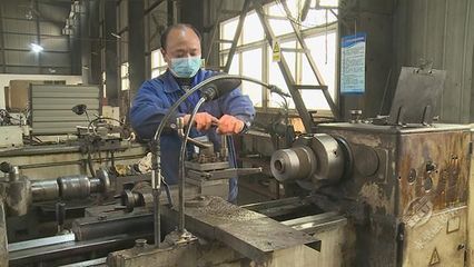 蒲圻辦事處 疫情防控與復工復產“并排走” 機械進出口“兩手抓”